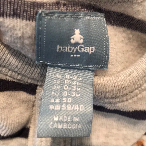 Baby Gap Onesie - Picture 4 of 4